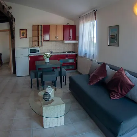 Erdgeschosswohnung Fuer 7 Personen By Interhome *