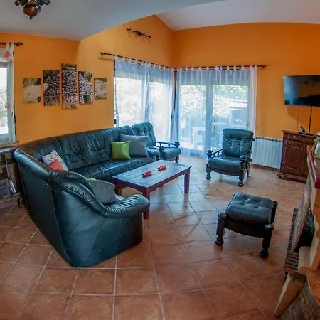 Hébergement de vacances Erdgeschosswohnung Fuer 7 Personen By Interhome *