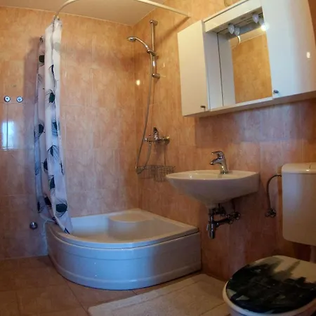 Erdgeschosswohnung Fuer 7 Personen By Interhome Dom wakacyjny