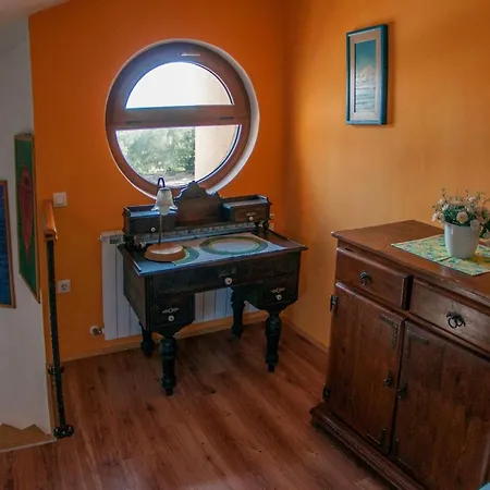 Hébergement de vacances Erdgeschosswohnung Fuer 7 Personen By Interhome *