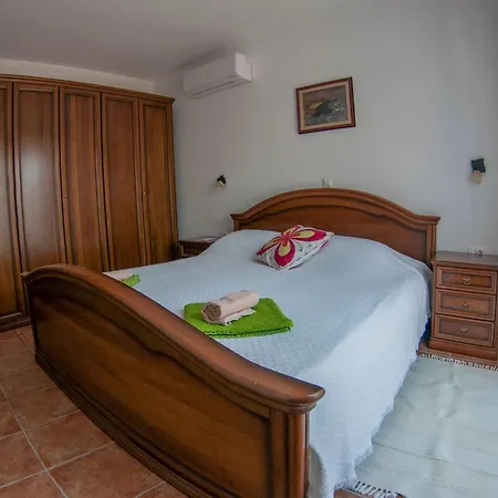 Dom wakacyjny Erdgeschosswohnung Fuer 7 Personen By Interhome *