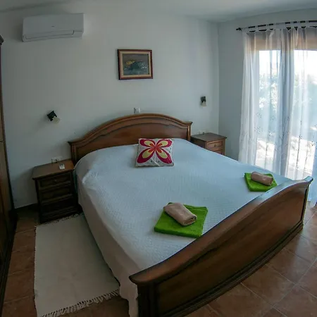 Erdgeschosswohnung Fuer 7 Personen By Interhome Hébergement de vacances