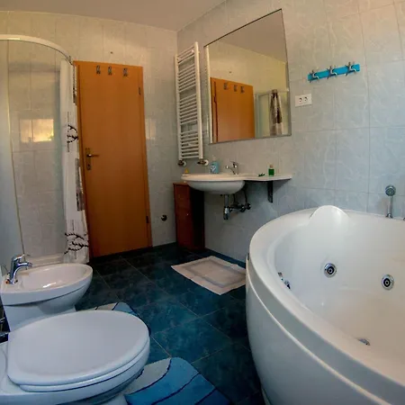 Erdgeschosswohnung Fuer 7 Personen By Interhome