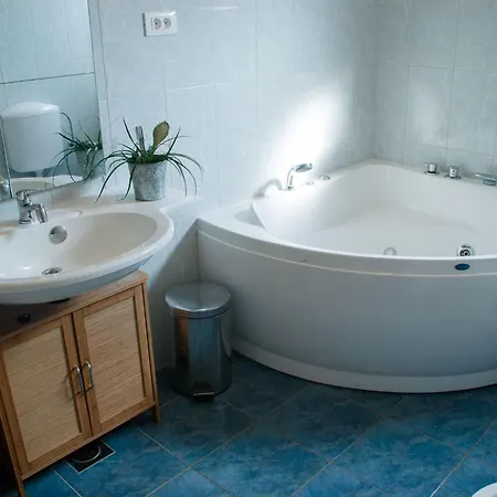 Erdgeschosswohnung Fuer 7 Personen By Interhome Hébergement de vacances *