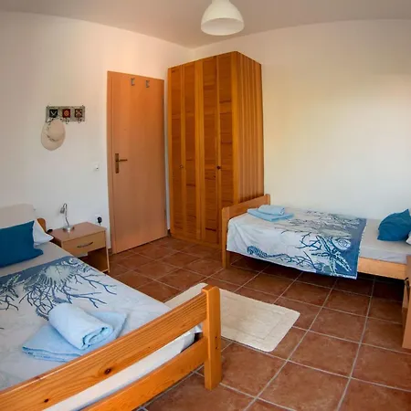 Erdgeschosswohnung Fuer 7 Personen By Interhome Ferienhaus *
