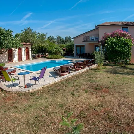 Erdgeschosswohnung Fuer 7 Personen By Interhome * Ližnjan