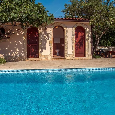 Erdgeschosswohnung Fuer 7 Personen By Interhome Hébergement de vacances *