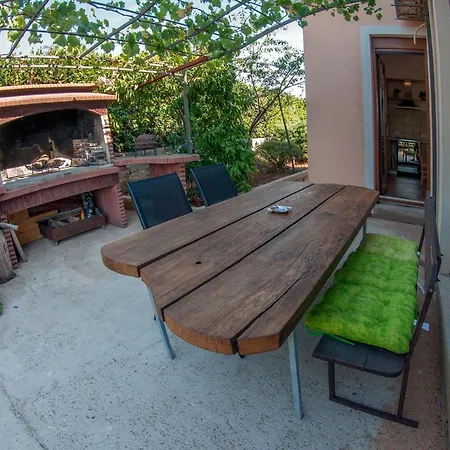 Erdgeschosswohnung Fuer 7 Personen By Interhome *