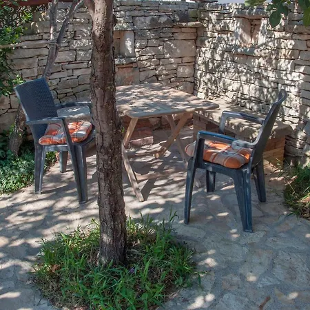 Erdgeschosswohnung Fuer 7 Personen By Interhome Vakantiehuis *